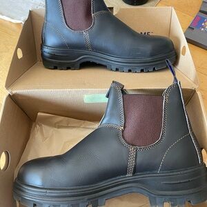 Blundstone Steel toe Chelsea Boots New water resistant Australian 10 US 11 mens